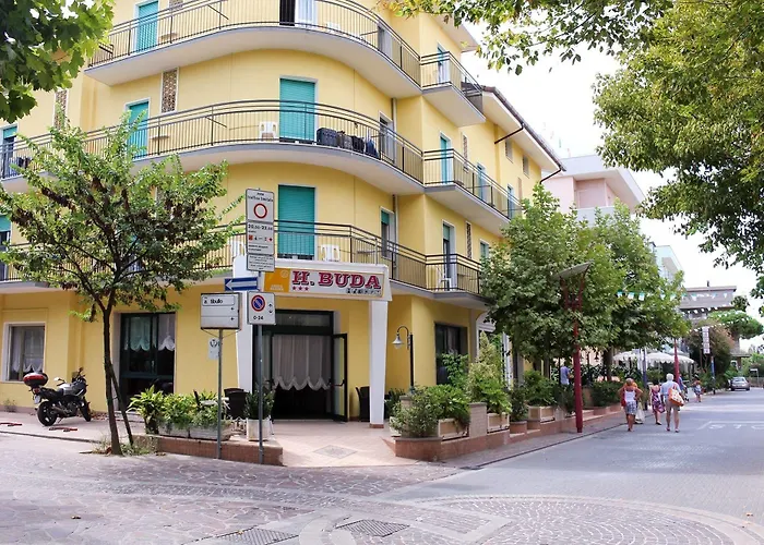 Buda فندق