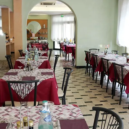 Buda Hotell 3*